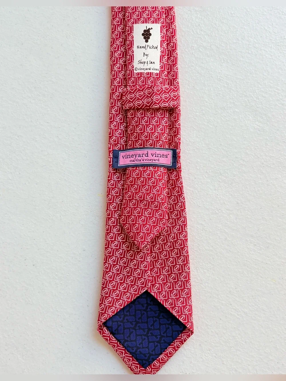 Vineyard Vines Boys Football Tie, silk, Red & White Christmas, holidays